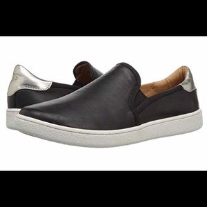 Ugg Cas shoes-size 9